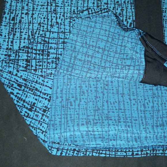 4/$20 | Black and Blue Abstract design Short Sleeve Blouse - Picture 5 of 7
